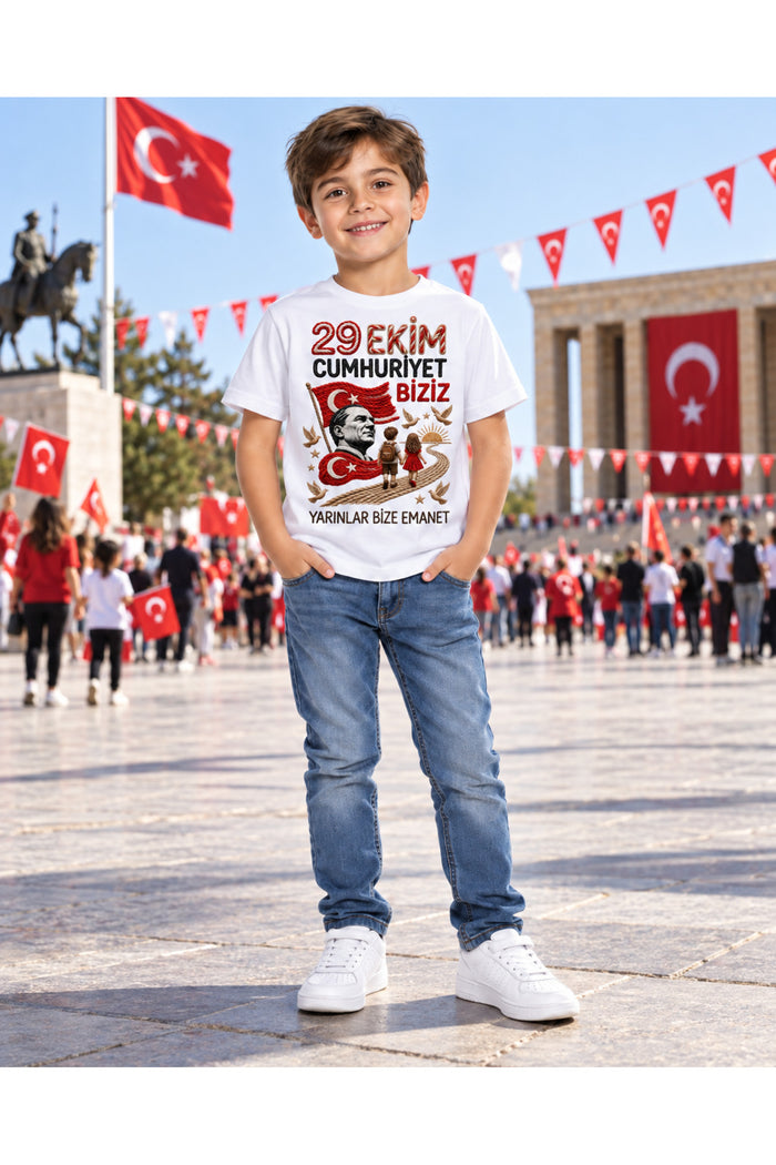 Cumhuriyet Çocuğu Örgü – 29 Ekim Cumhuriyet Bayramı DTG Baskılı Beyaz Tişört - Görsel 4