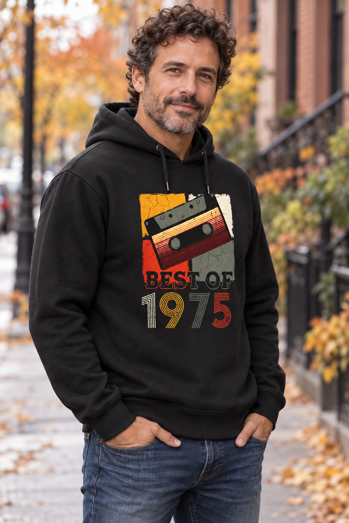 Best Of Kaset Kişiye Özel Yıl Baskılı Siyah Kapüşonlu Sweatshirt - Manken mockup 1