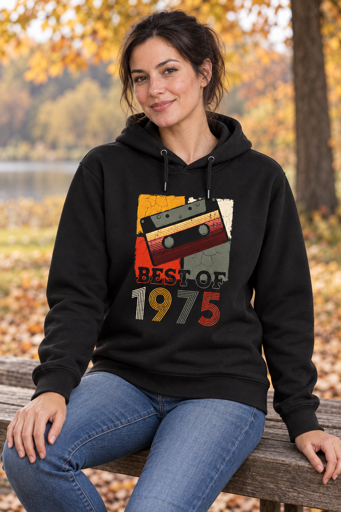 Best Of Kaset Kişiye Özel Yıl Baskılı Siyah Kapüşonlu Sweatshirt - Manken mockup 2