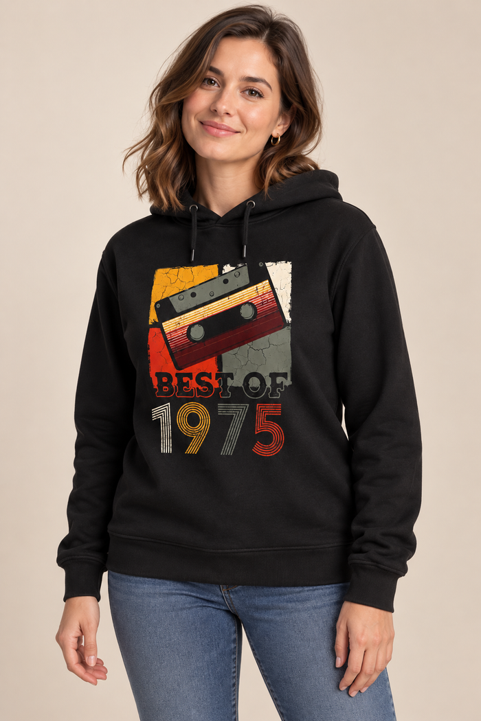 Best Of Kaset Kişiye Özel Yıl Baskılı Siyah Kapüşonlu Sweatshirt - Manken mockup 5