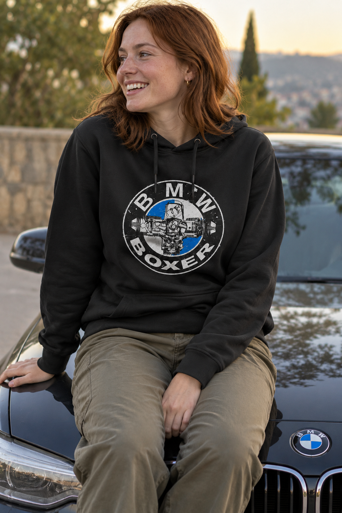 Siyah | BMW Boxer Motor DTG Baskılı Kapüşonlu Cepsiz Sweatshirt — mankenli görünüm 2