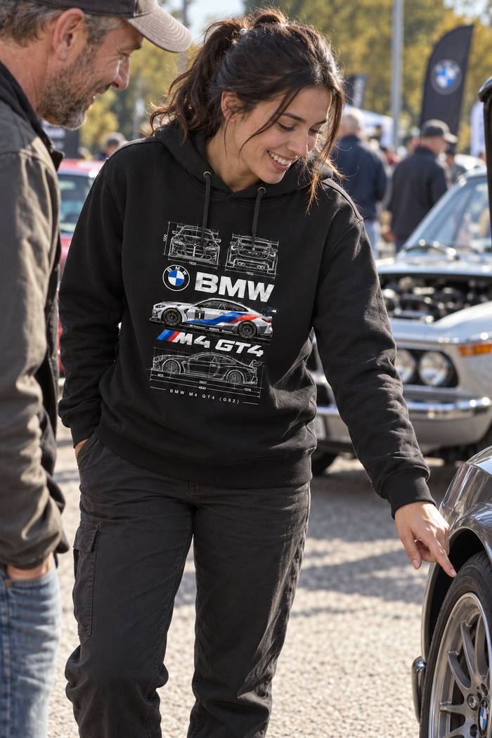 Siyah | BMW M4 GT4 G82 Teknik Çizim DTG Baskılı Kapüşonlu Cepsiz Sweatshirt — mankenli görünüm 2