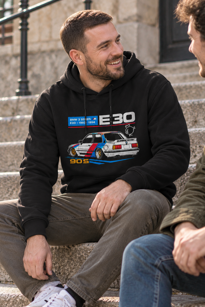 Siyah | BMW E30 90s Motorsport DTG Baskılı Kapüşonlu Cepsiz Sweatshirt — mankenli görünüm 3