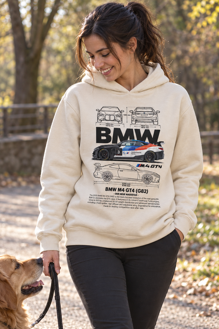 Ekru | BMW M4 GT4 G82 Teknik Çizim DTG Baskılı Kapüşonlu Cepsiz Sweatshirt — mankenli görünüm 3